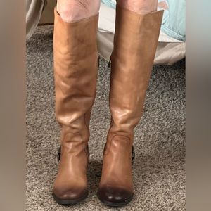 Vince Camuto Black leather boots bedina Gold hardware 8.5